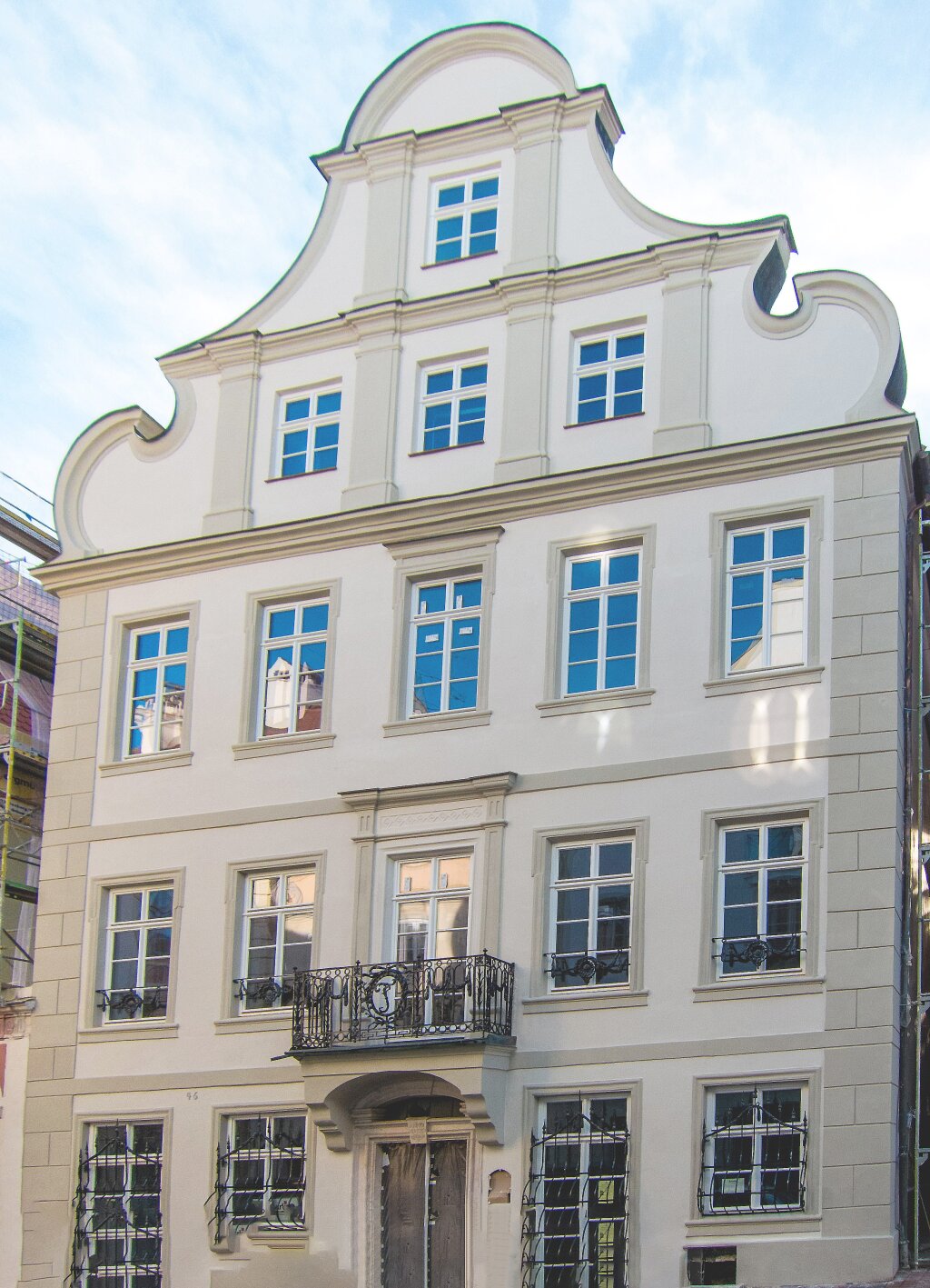Bild von Vorne des Gebäudes in der Amalienstraße.